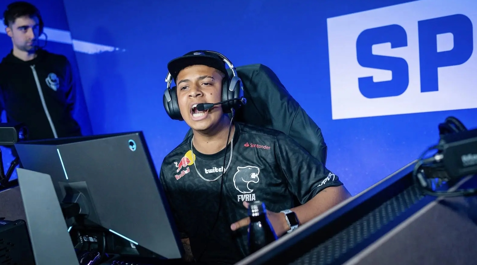 队的背景 队的背景